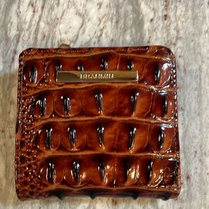 NWOT Melbourne Collection Leather Crocodile-Embossed Jane Mini Bifold